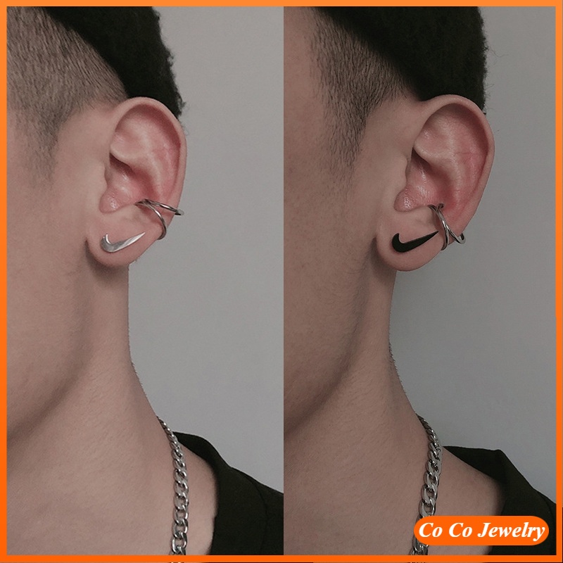 Anting Tusuk Desain Victory Bahan Titanium Steel Gaya Hip Hop untuk Pria / Wanita