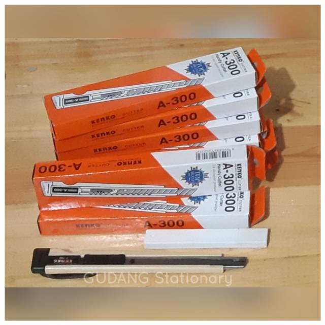 Cutter Kecil A-300 KENKO + Isi 1 tube