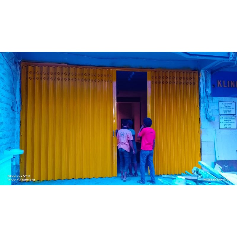 pintu besi harmonika, pilihan