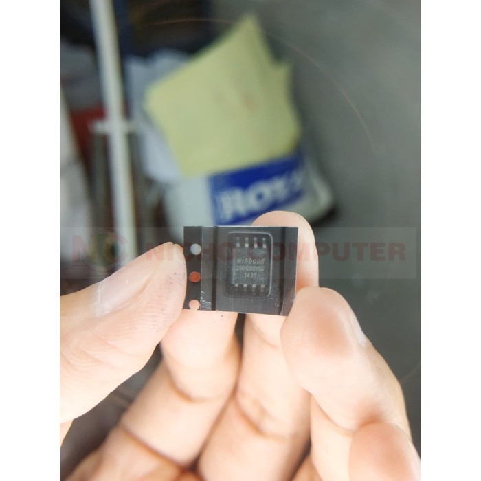 WINBOND 25Q128BVSG (09-010)