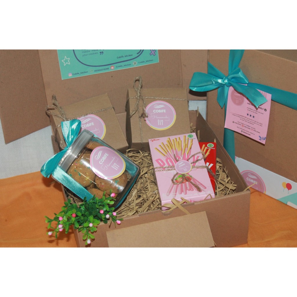 

Hadiah Ulang tahun (Cookies Hampers)