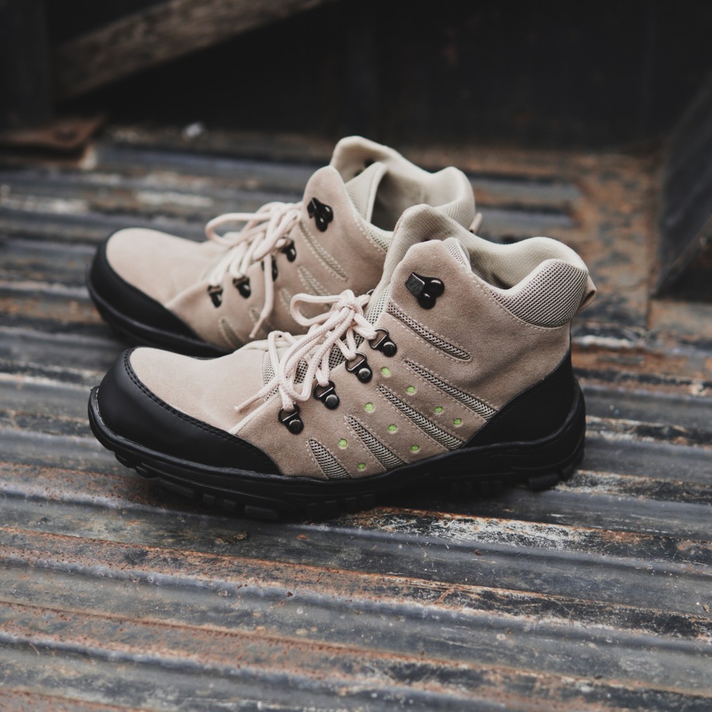 Sepatu Boots pria Macan Safety Boots Ujungbesi Murah