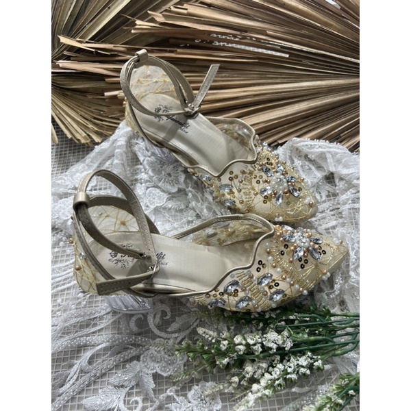 sepatu Rafaizoutfit maharani sepatu wedding shoes wrna gold tinggi 5cm kaca