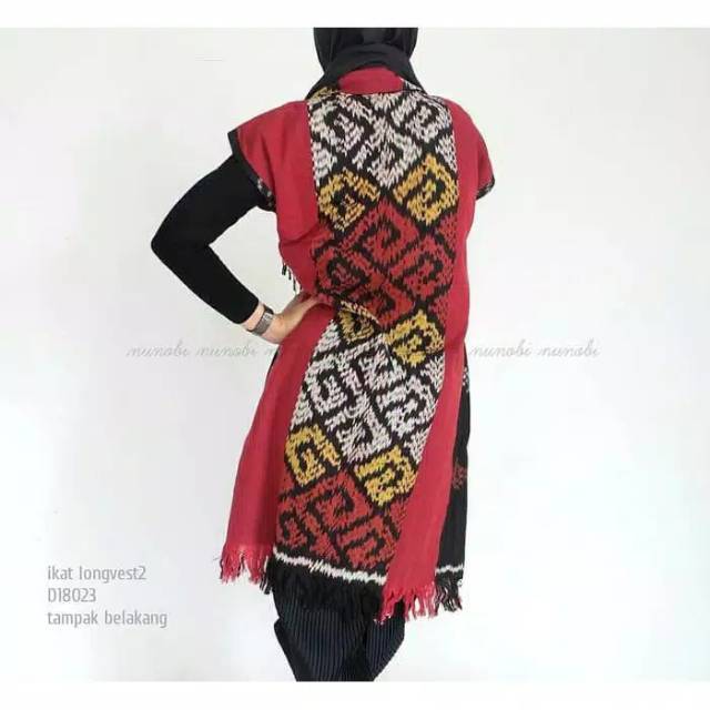 Cardigan tenun motif toraja merah