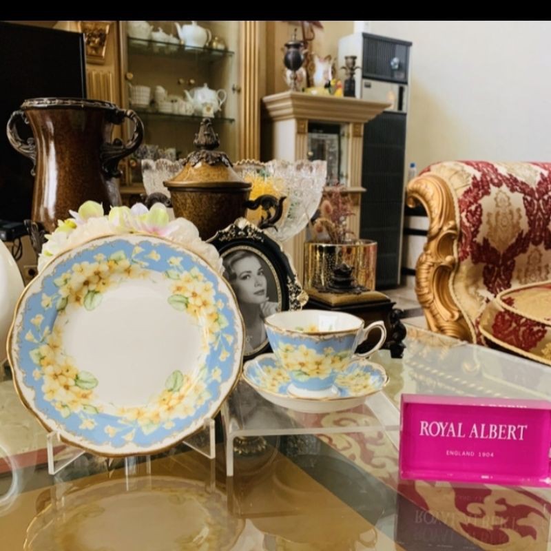 Tea cup saucer / piring kue / royal albert / love  / mewah