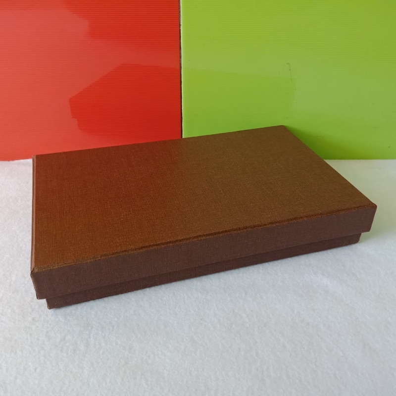 

Hardbox / kotak kado ukuran 25x15x5cm cocok untuk kotak kain, kotak hampers, kotak parcel mini, kotak baju, dll