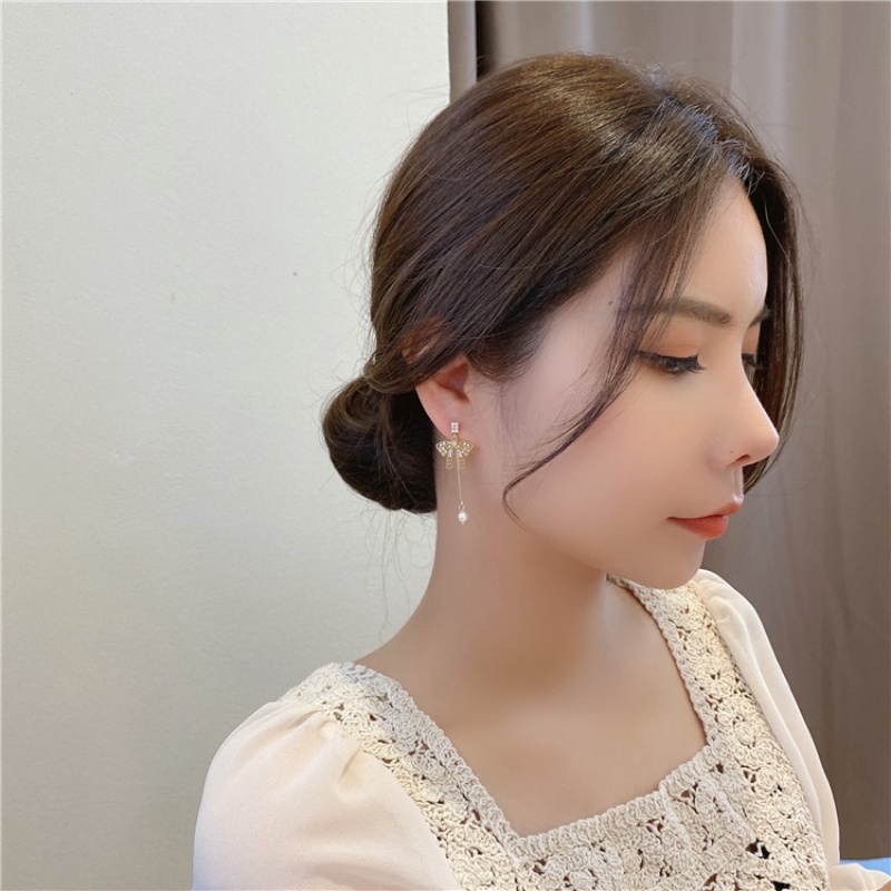 Glitter Berlian Busur Mutiara Berpohon Anting-Anting Aksesoris Telinga Asimetris Korea Wanita