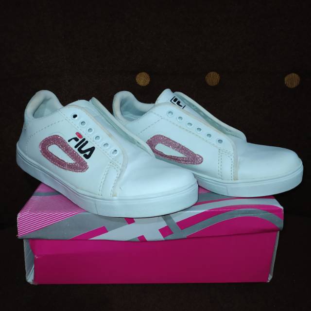 PRELOVED Sepatu Sneakers Putih Wanita