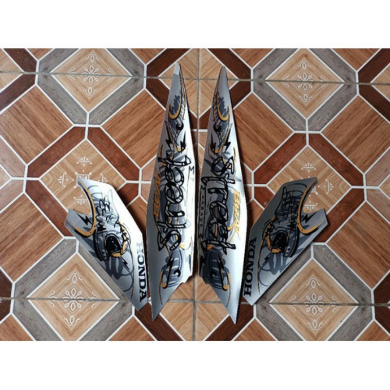 striping Motor Honda Beat street 2021 silver list body