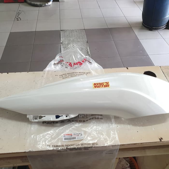 COVER BODY LEXI PUTIH (B3F-P0) ASLI YAMAHA