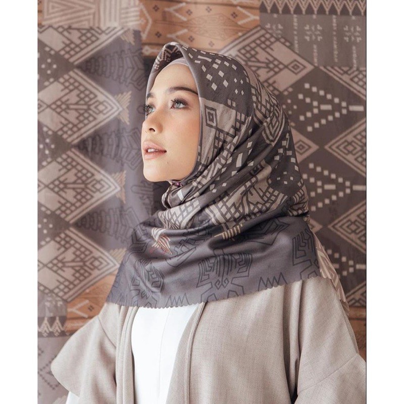 WEARING KLAMBY x HAMIDAH scarf preloved