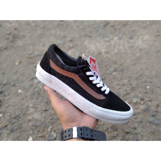 vans old skool black gold