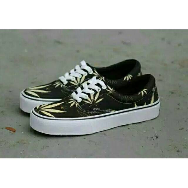 SEPATU VANS AUTHENTIC FULL BLACK HITAM POLOS WHITE PUTIH OLDSKOOL ERA SK8 PREMIUM BNIB ICC IFC DT