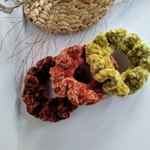 Minimocraft Crochet Velvet Scrunchie | Ikat Rambut Rajut
