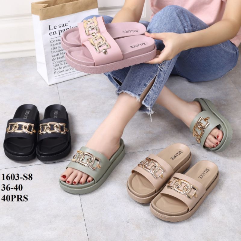 Sandal Wanita Trendy, Nyaman Model Channel Emas