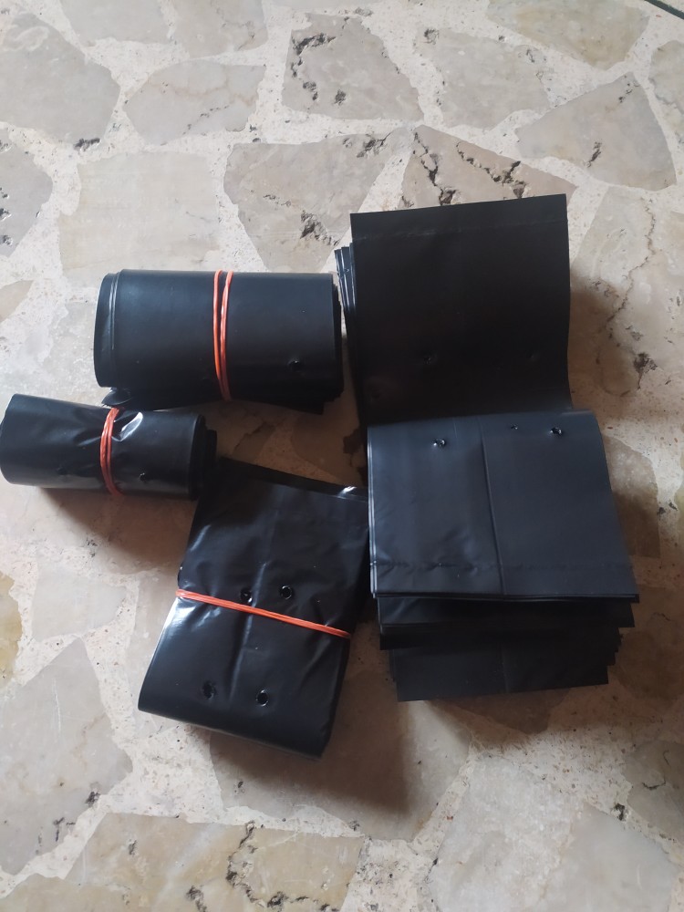 Polybag/polibeg/kantong Tanaman Ukuran 16x21 (paket Murah Isi 20 Lembar)