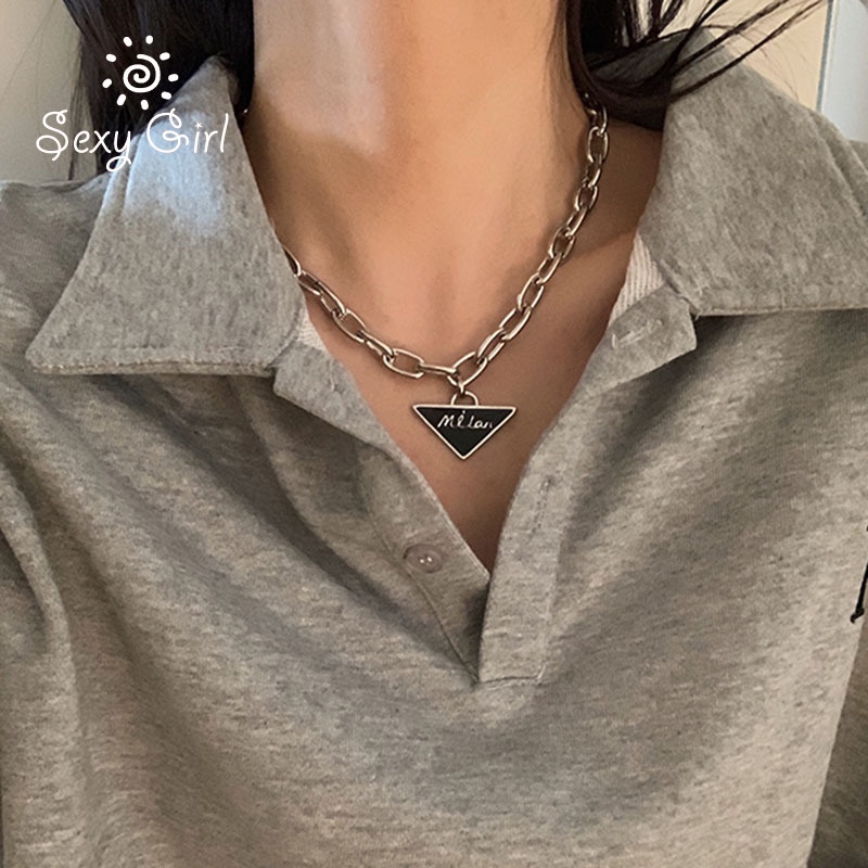 2021 New Black Triangle Letter Pendant Necklace Female Summer Clavicle Chain Design Sense All-match Trendy Sexy Girl Jewelry