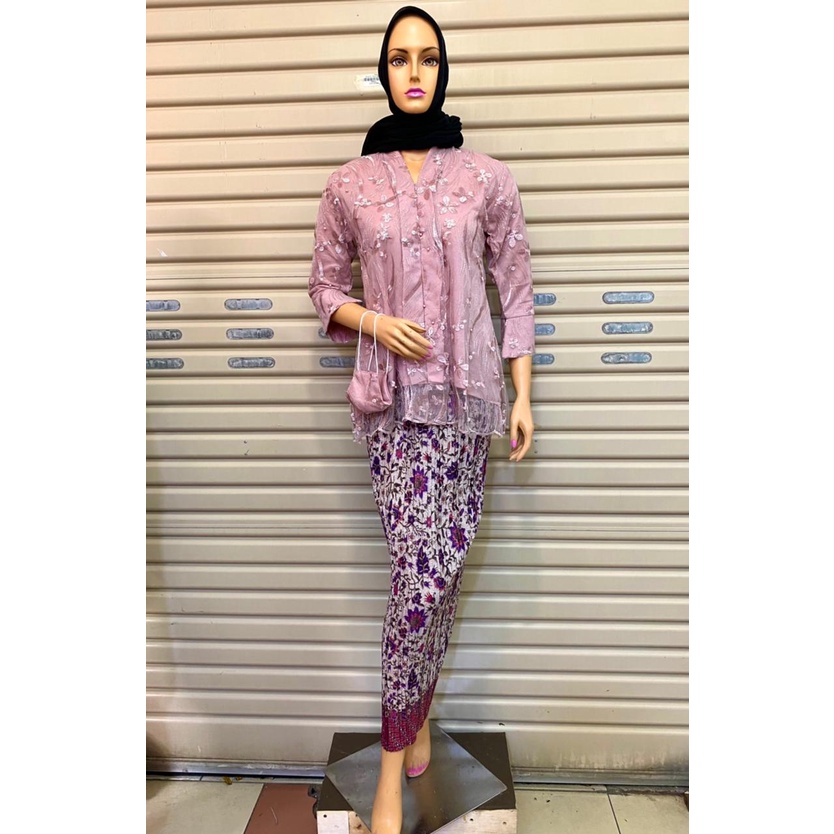 (COD) SETELAN KEBAYA MODERN / KEBAYA TILLE FLOY / KEBAYA WISUDA / KEBAYA AKAD/KEBAYA PENGANTIN/KEBAYA FLOY/KEBAYA TILLE/FLOY TILLE/ATASAN KEBAYA MODERN/BAJU KEBAYA/KEBAYA LAMARAN/KEBAYA KARTINI BY KIRANAOL-5