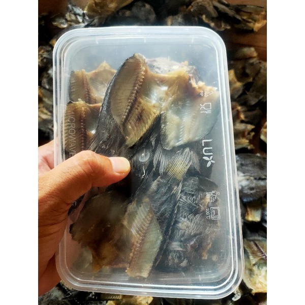 

Ikan asin papuyu 1 box 10k