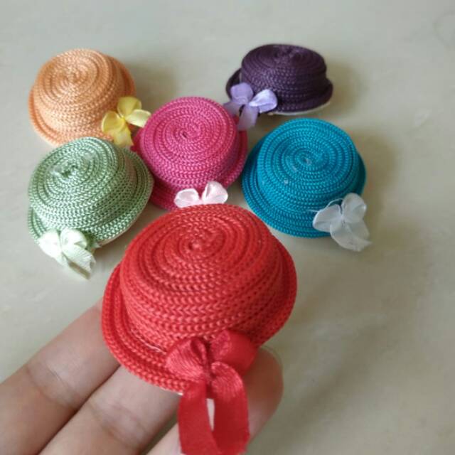 Jepit rambut model topi