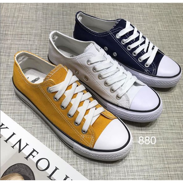 Sepatu Sneakers 880