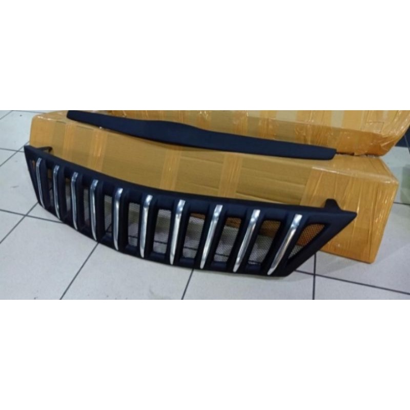 Grill Innova Prado 2009 2010 2011