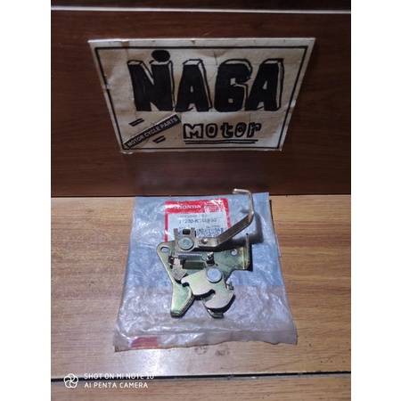 Engsel Lawan Kunci Jok Supra X 125 Lama Supra X 125 Batman 77230-Ktm-850 Original Ahm