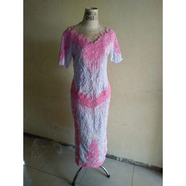 kebaya brokat.  kebaya bordir payet kebaya toraja