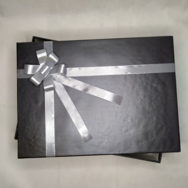 

Kotak Kado Gift Box 25x35x8 Kotak Hadiah Hampers Box Packaging Hadiah Box