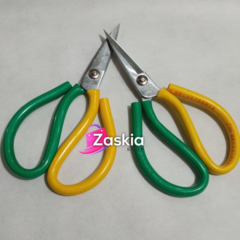 

(1pcs) Gunting kodok jahit merk F-strong