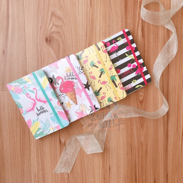 

MINI NOTEBOOK A6 HARDCOVER MOTIF FLAMINGGO - BERGAMBAR PADA SISI SAMPING NOTEBOOK -
