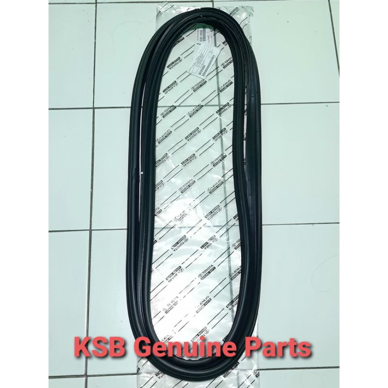 Karet Body Pintu Bagasi Belakang Toyota Innova Inova Original Asli