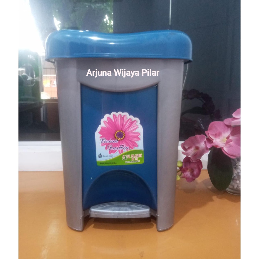 Tempat Sampah injak Livina Dust Bin 6 &amp; 10 Liter Silver SL PLASTIC