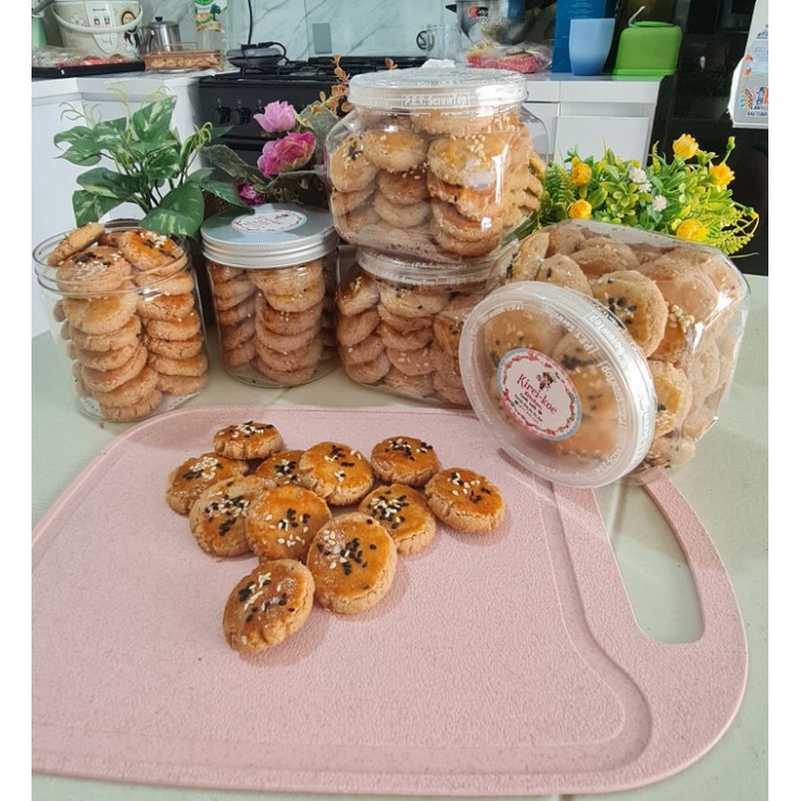 

KUE KACANG, KUE KACANG JADUL, KUE KACANG ENAK, KUE KERING, KUE KACANG METE