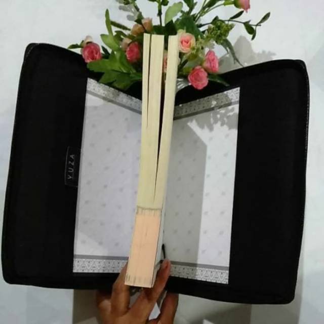 

Cover A4 Al Quran for Man / Woman Cover Alquran Besar A4 Resleting Sampul Al Quran Besar Sleting