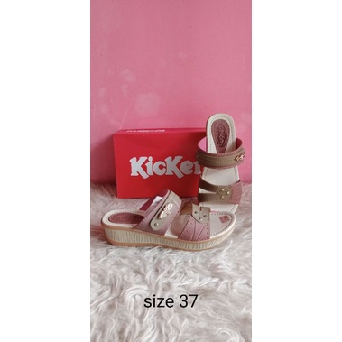 sandal wedges kickers