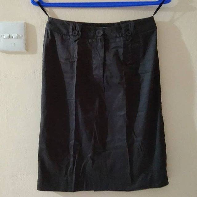 Preloved rok mini sepan hijau army atmosphere