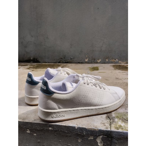 SEPATU SECOND ADIDAS