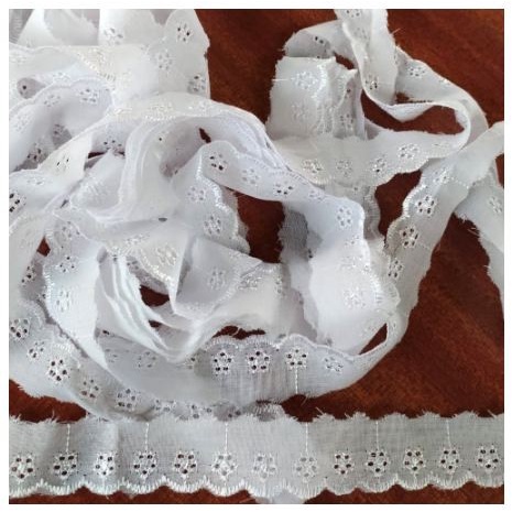 Kain Renda Bordir Katun - Bunga Kecil - 08381(L : -/+ 2 cm) Per Yards