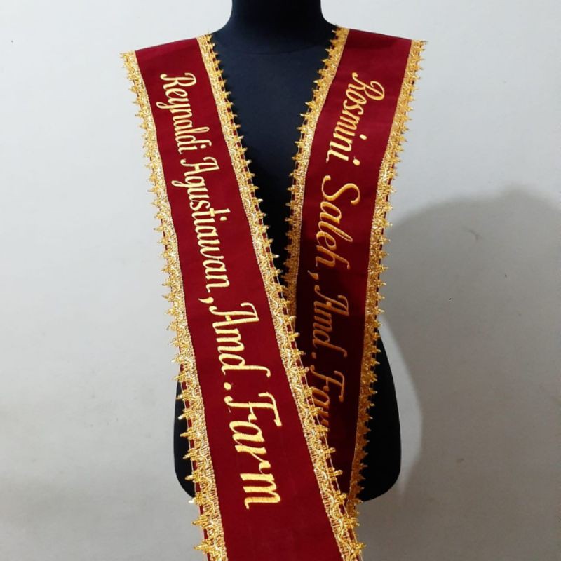Selempang wisuda bludru renda