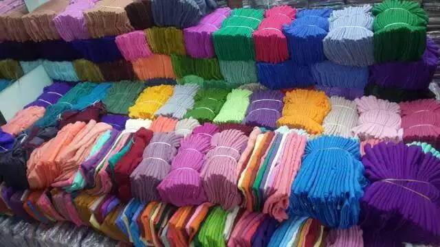 Hijab segi empat paris premium polos by : catlyn carla-4