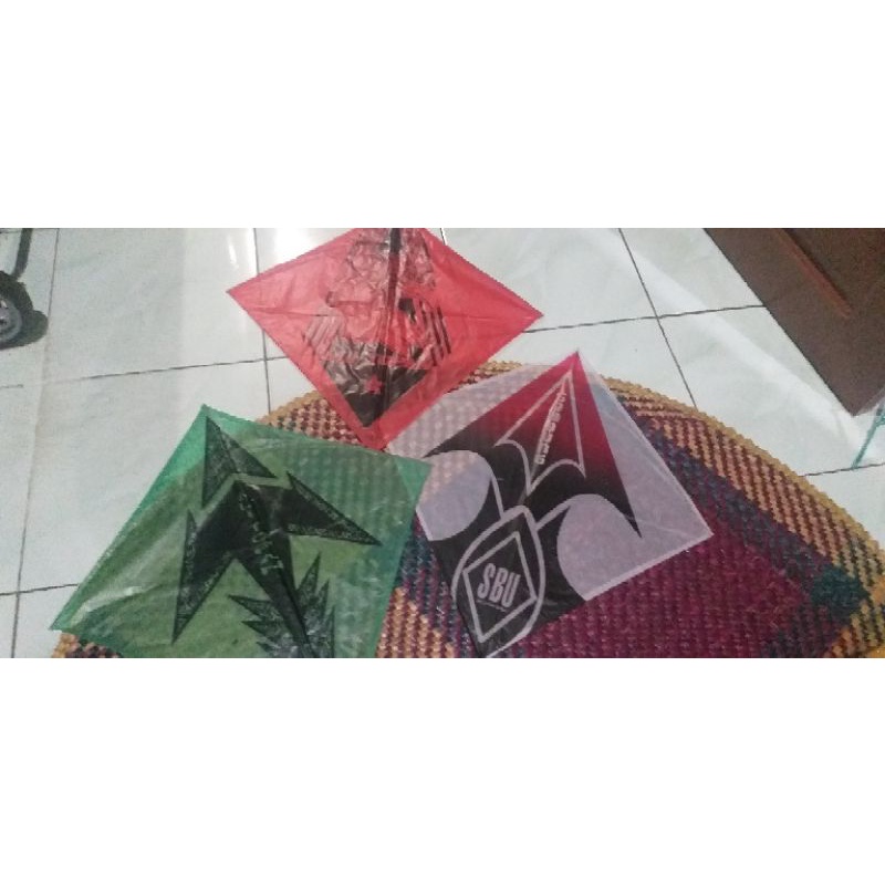 Layangan Kertas sukhoi