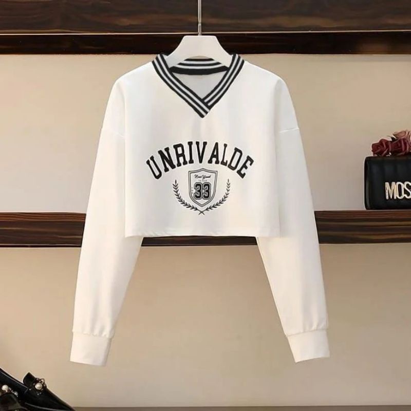 Unrivaled Sweater Oversize Crop Wanita | Sweater Crop Wanita