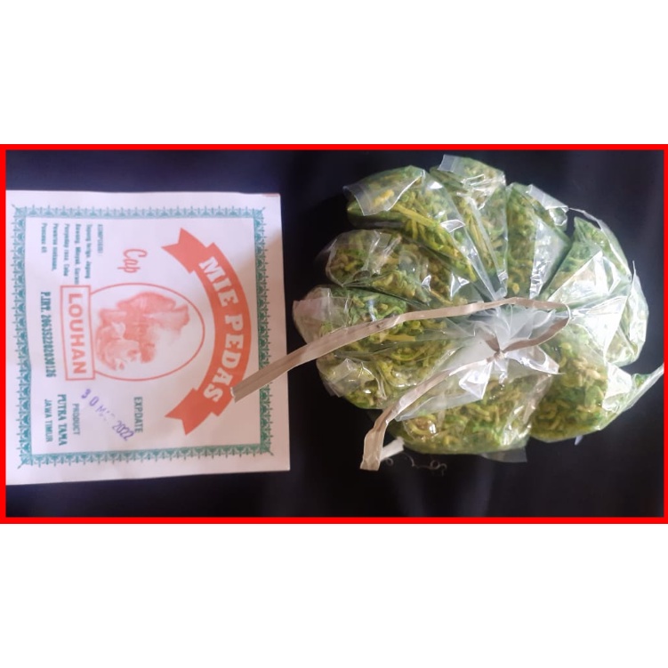 

Mi Pedas Ijo Cap Louhan Cemilan Pedas yang enak dan disukai semua orang 1 ombyok isi 10 pcs