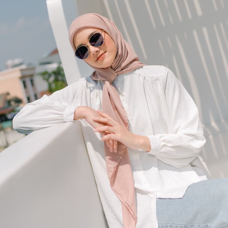 Paris Premium Hijab Segi Empat Paris Premium Basic Jahit Tepi