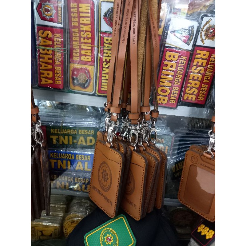 

Promo Name Tag/Holder Mahkamah Agung/Kejaksaan (Asli Kulit)