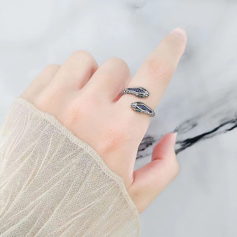 Cincin Model Terbuka Dapat Disesuaikan Bahan Alloy Gaya Vintage Punk Bentuk Ular