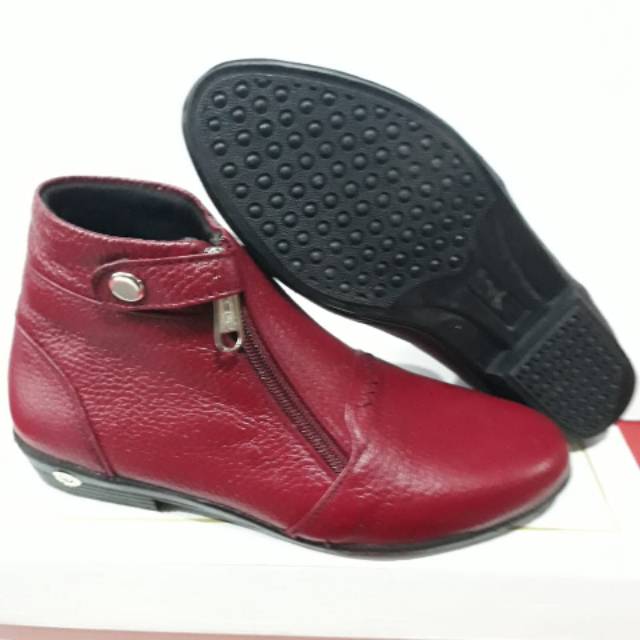 Sepatu boot flat anak wanita bahan asli kulit..terbaruu