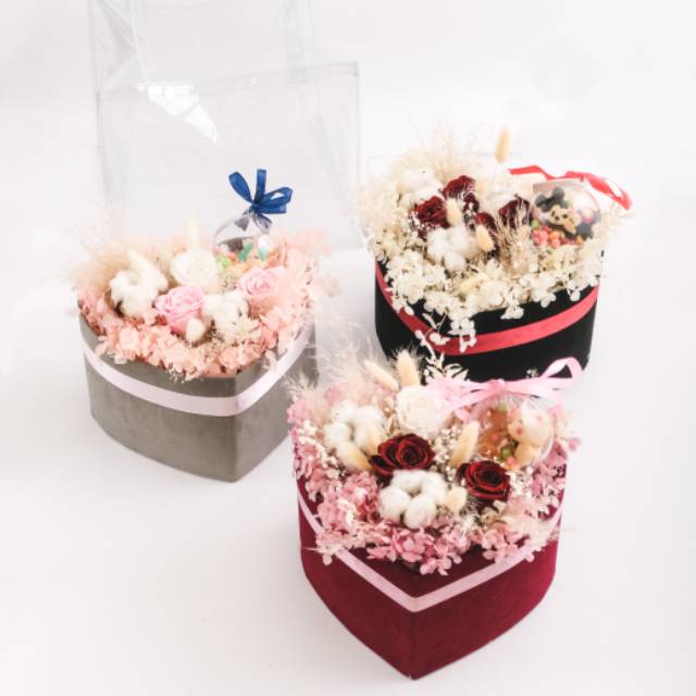 

Preserved flower with Acrylic Ball