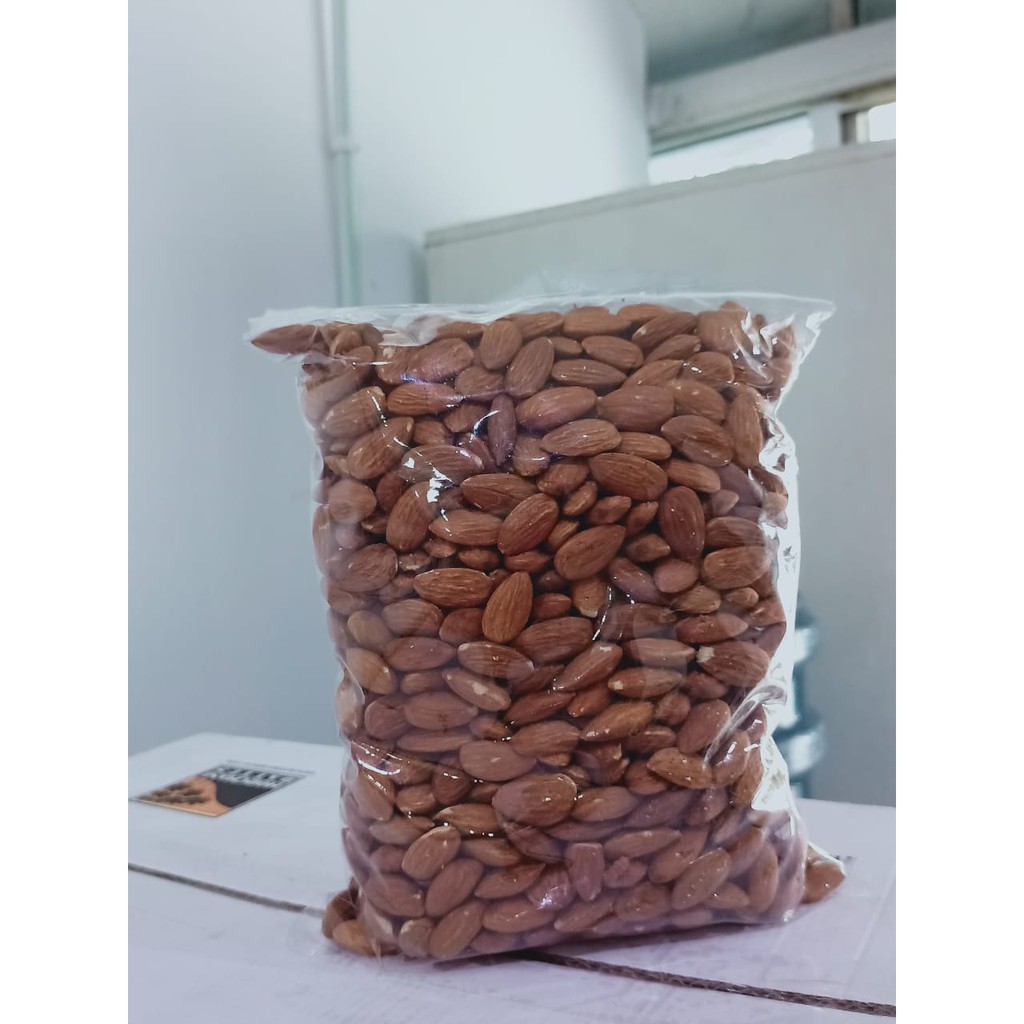 

Kacang Almond Kupas 500 gram